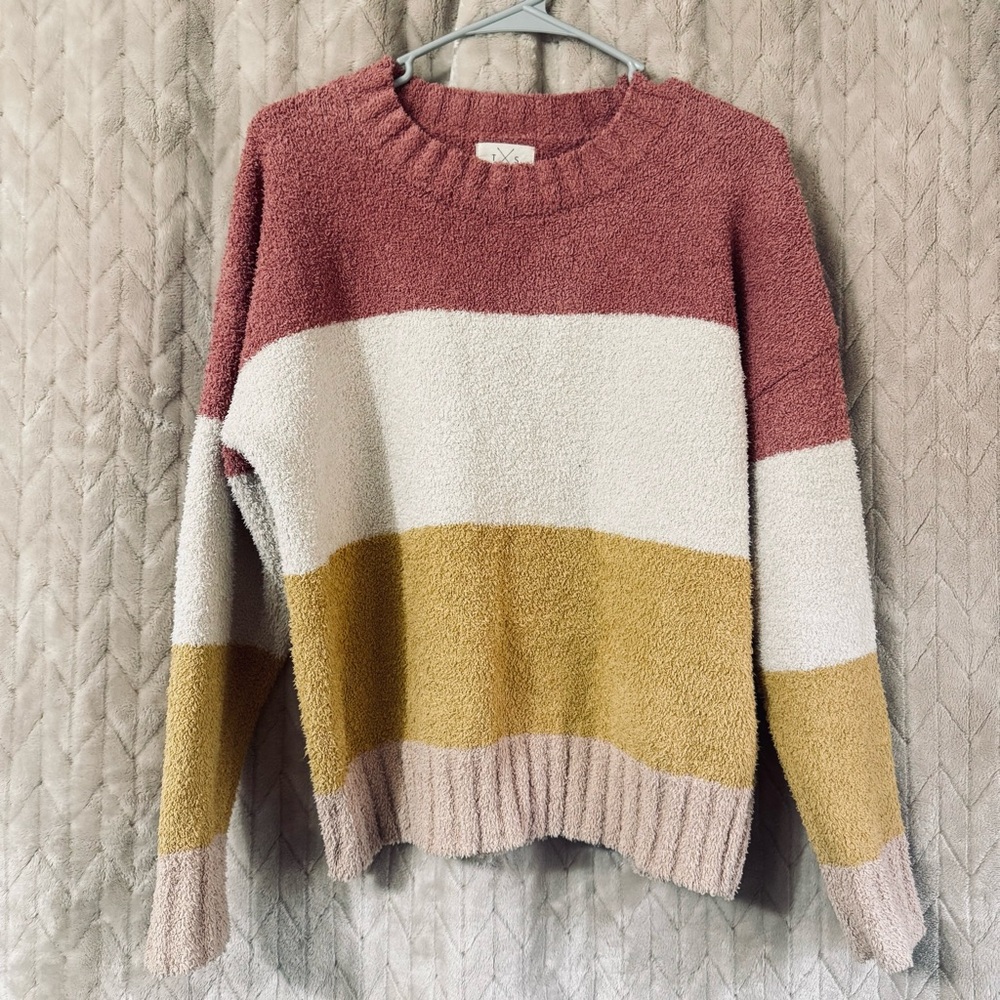 Cozy Colorblock Women's Crew Neck Sweater